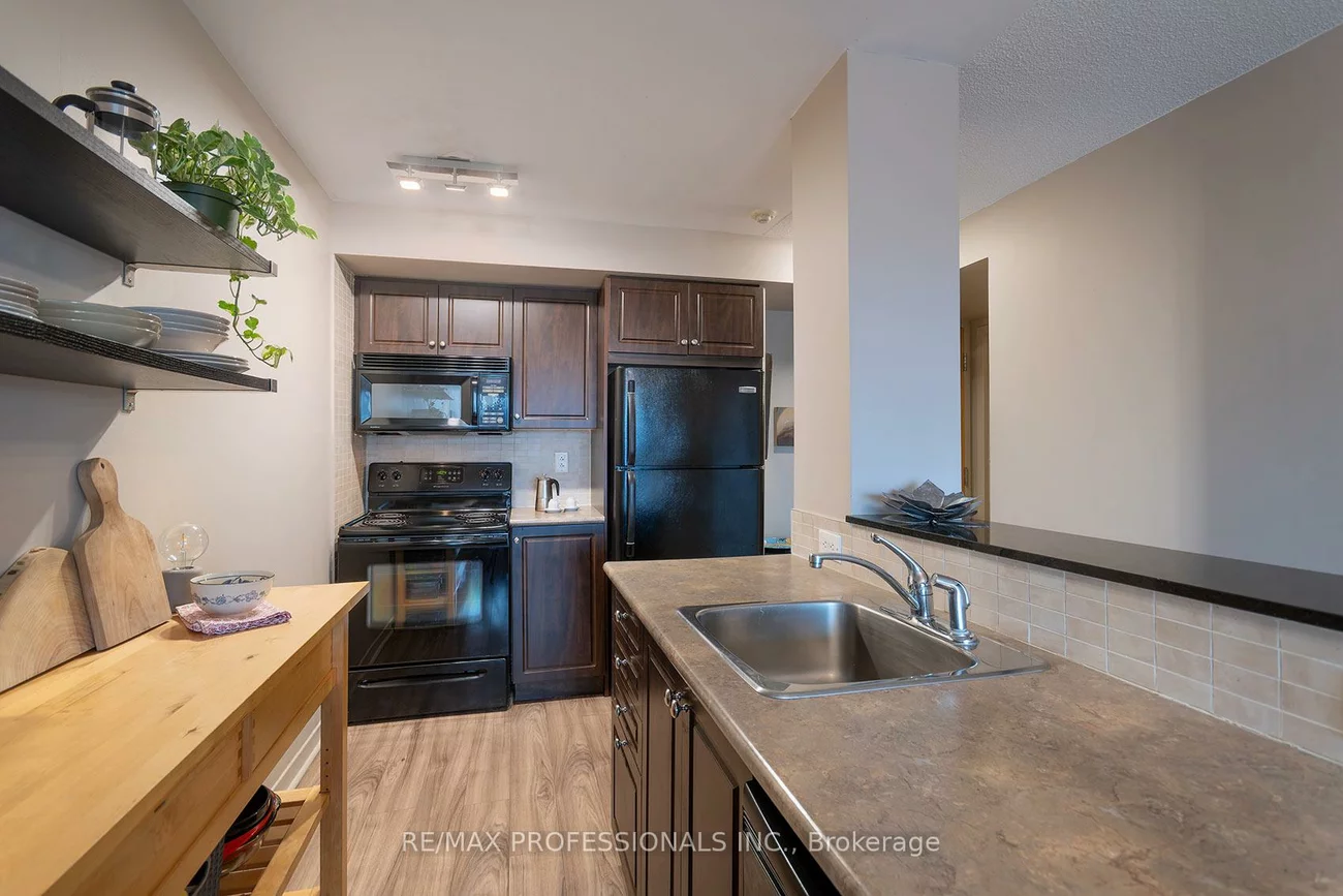 1040, The Queensway, Islington-City Centre West, Toronto