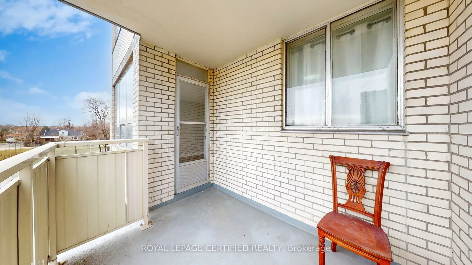 320, Dixon, Kingsview Village-The Westway, Toronto