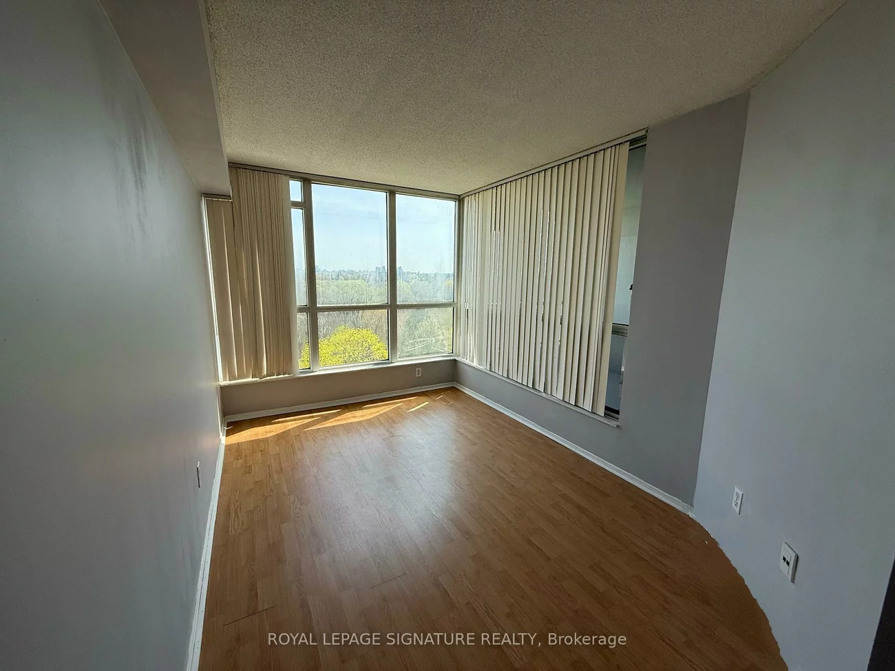 3, Rowntree, Mount Olive-Silverstone-Jamestown, Toronto