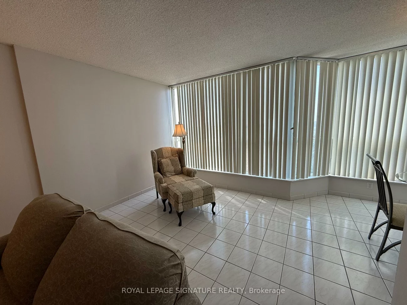 3, Rowntree, Mount Olive-Silverstone-Jamestown, Toronto