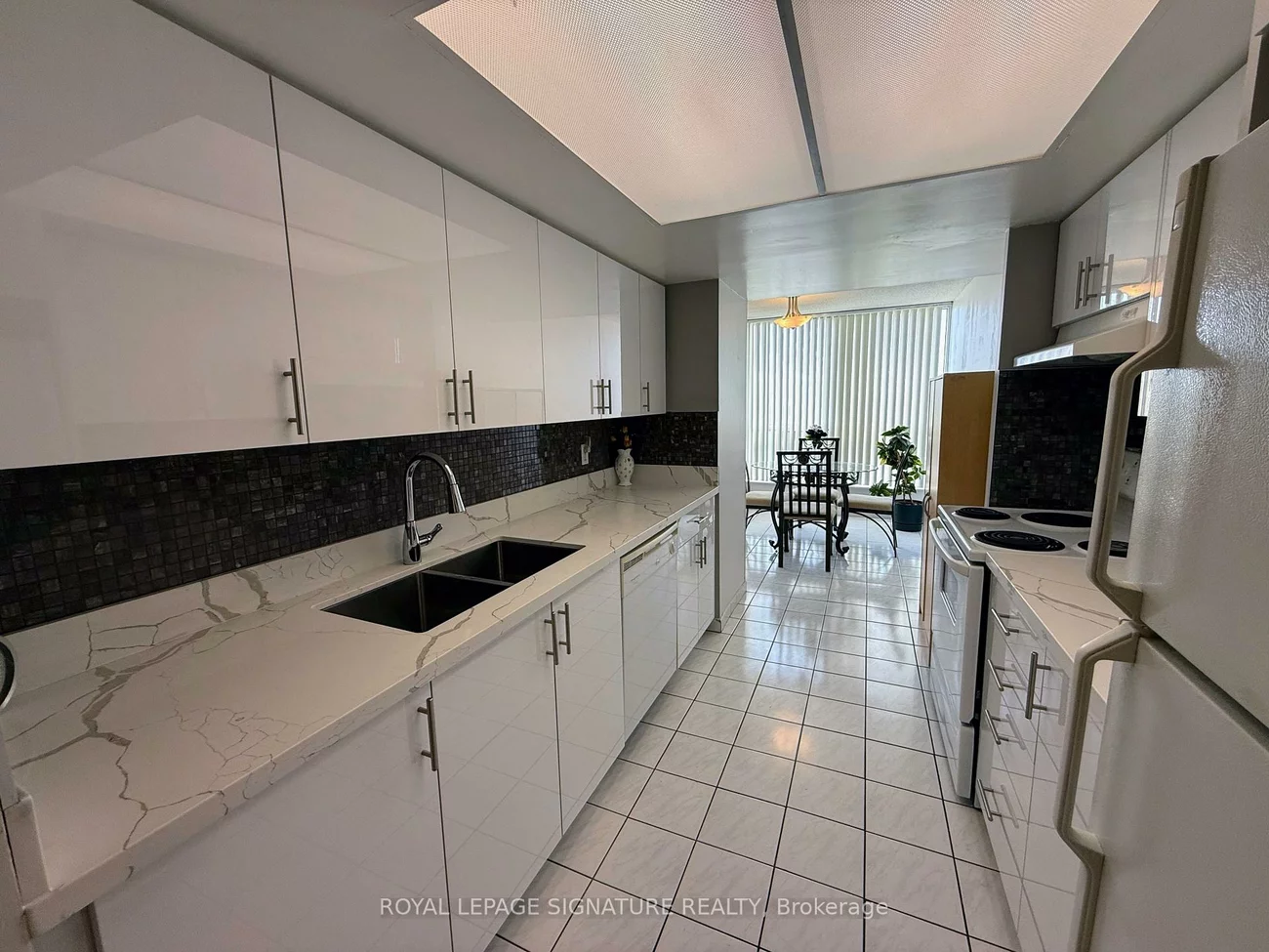3, Rowntree, Mount Olive-Silverstone-Jamestown, Toronto