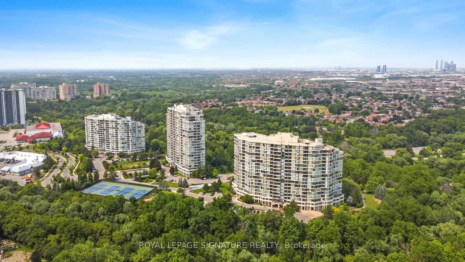 3, Rowntree, Mount Olive-Silverstone-Jamestown, Toronto