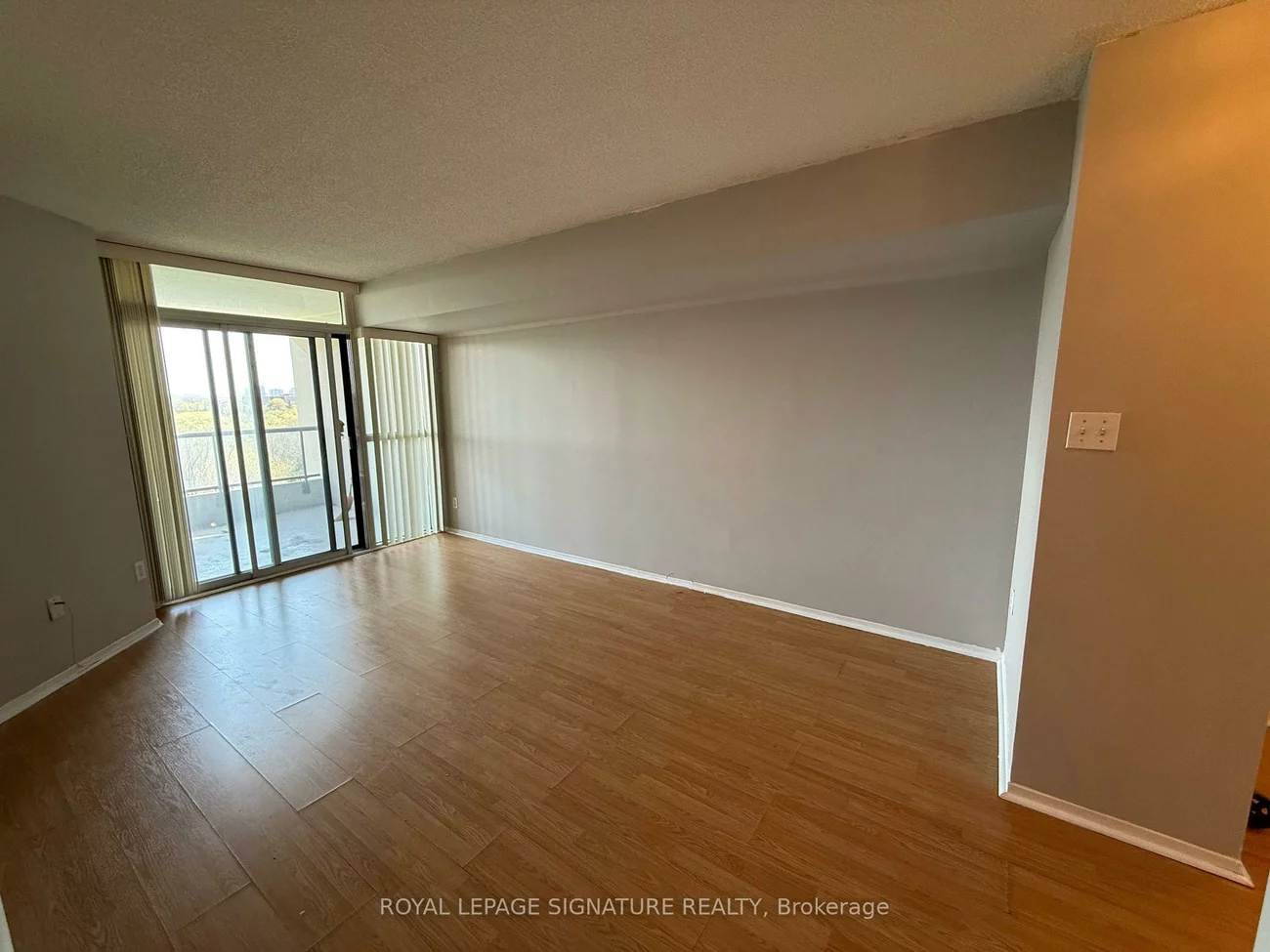 3, Rowntree, Mount Olive-Silverstone-Jamestown, Toronto