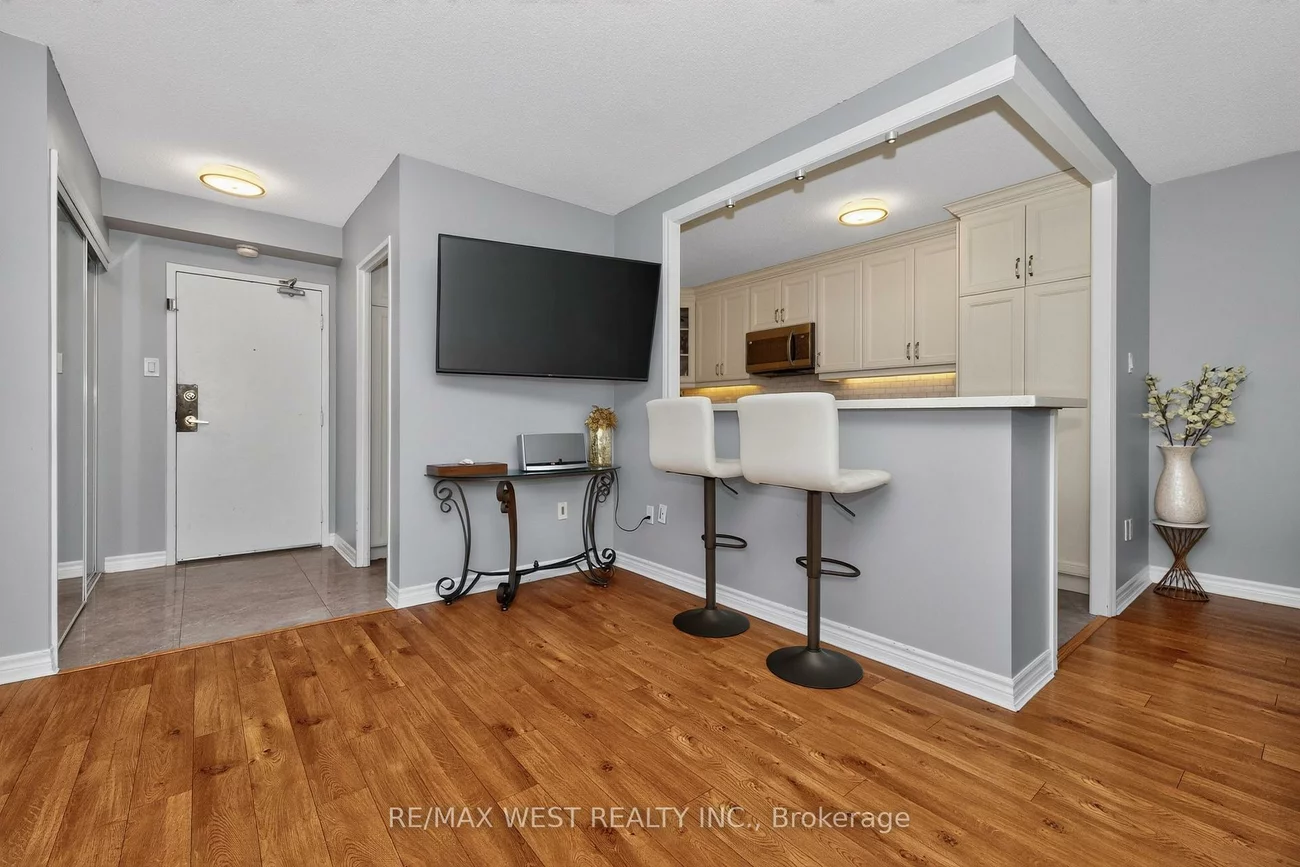 75, Emmett, Mount Dennis, Toronto