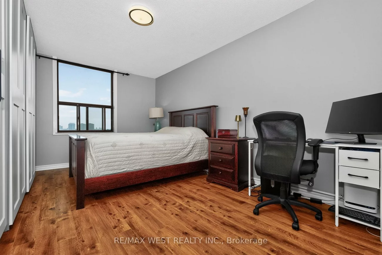 75, Emmett, Mount Dennis, Toronto