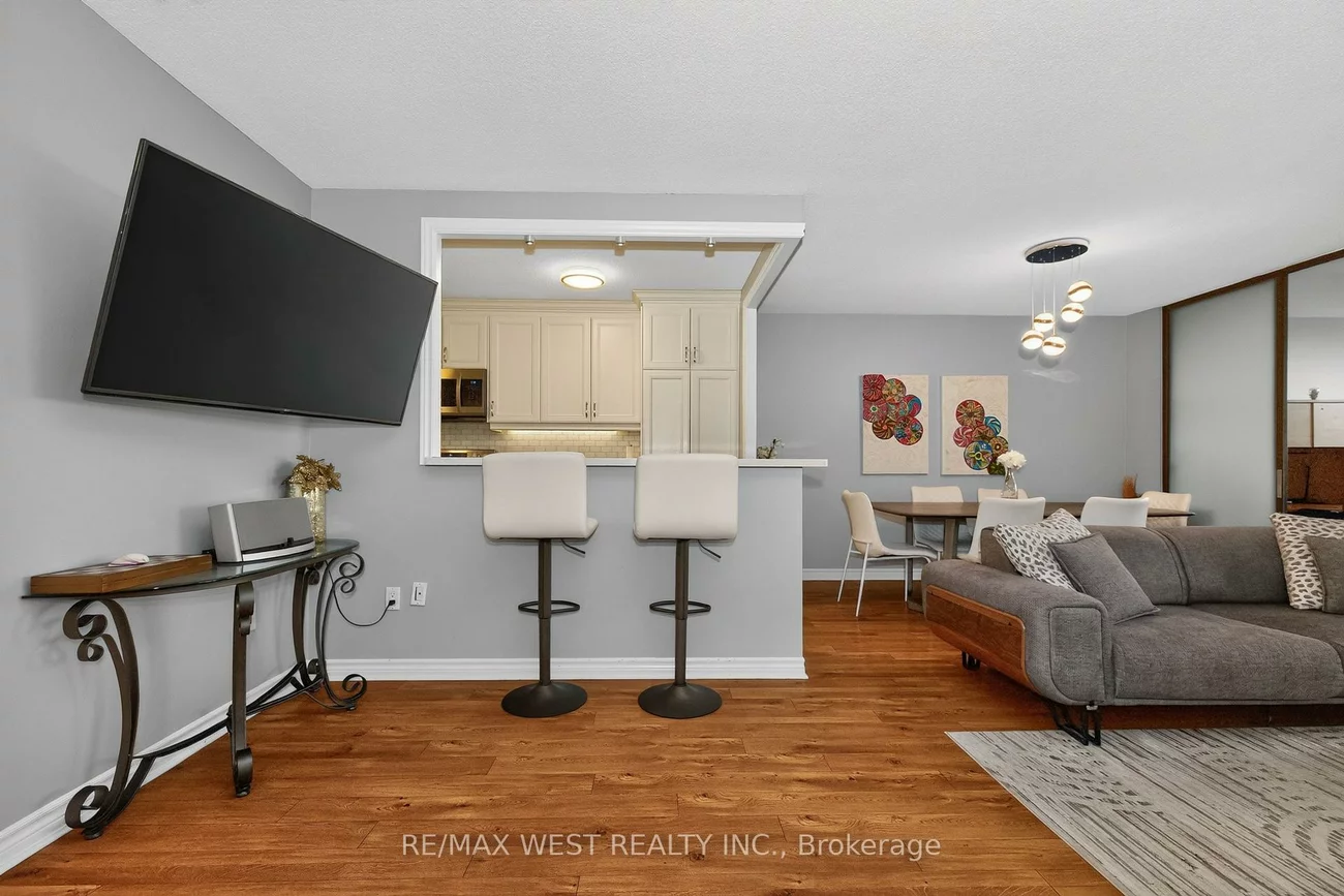 75, Emmett, Mount Dennis, Toronto