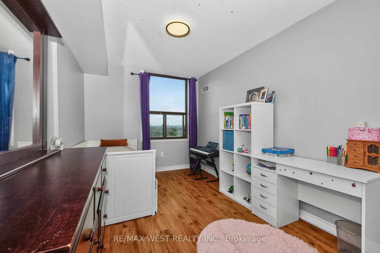 75, Emmett, Mount Dennis, Toronto