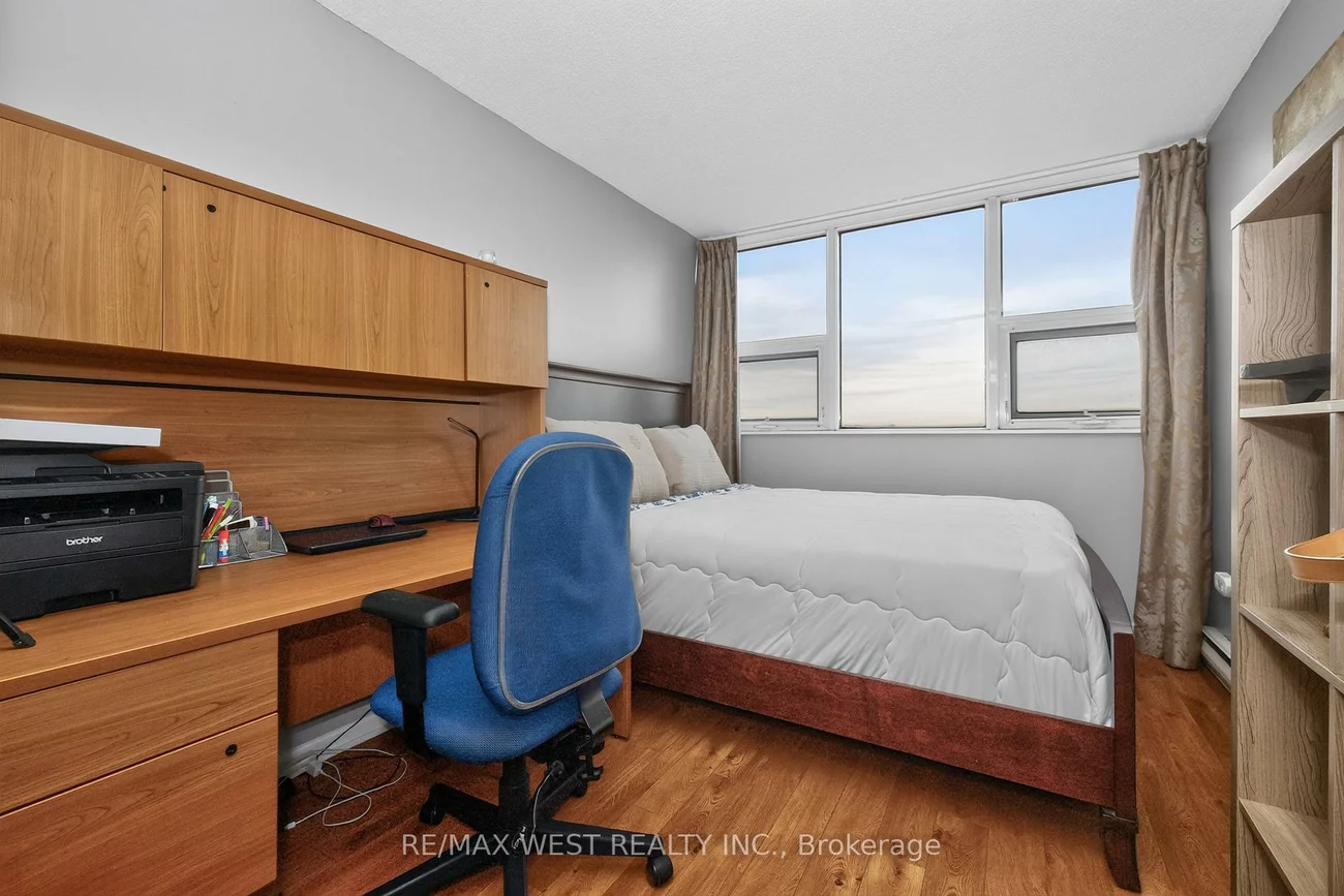 75, Emmett, Mount Dennis, Toronto