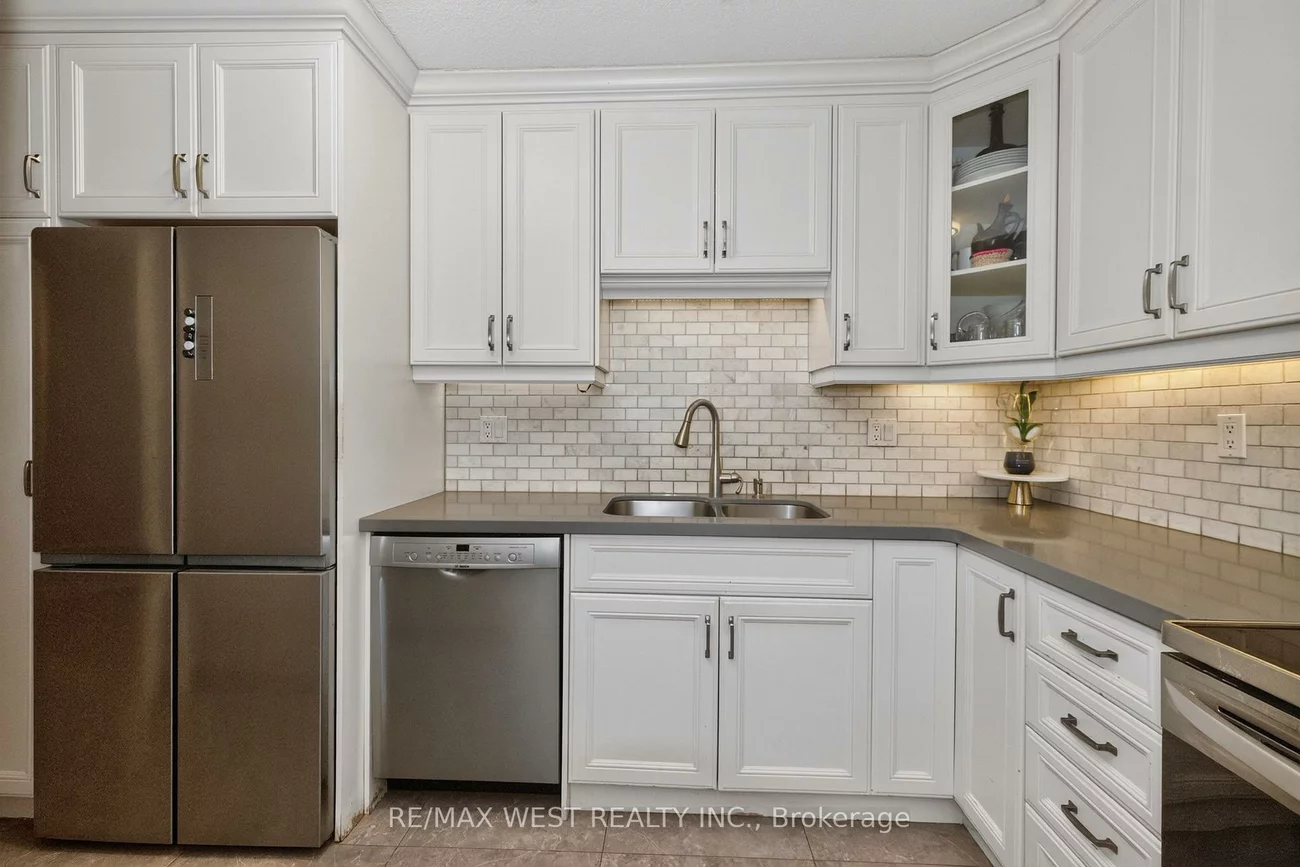 75, Emmett, Mount Dennis, Toronto