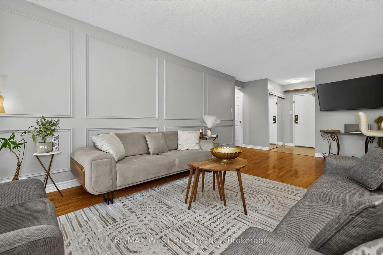 75, Emmett, Mount Dennis, Toronto