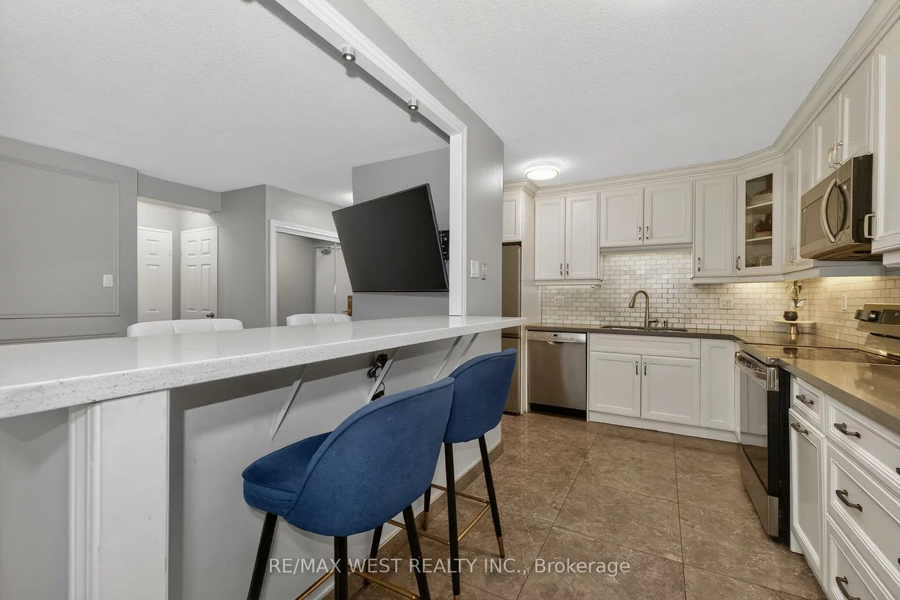 75, Emmett, Mount Dennis, Toronto