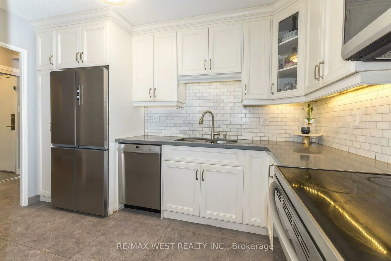75, Emmett, Mount Dennis, Toronto