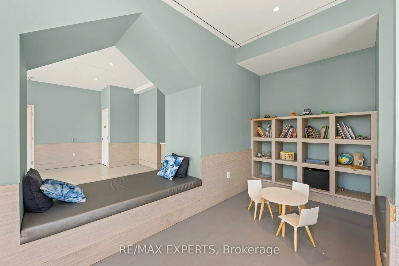 30, Gibbs, Islington-City Centre West, Toronto