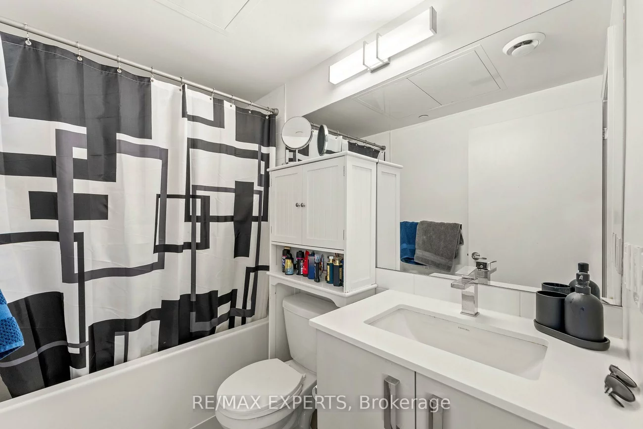 30, Gibbs, Islington-City Centre West, Toronto