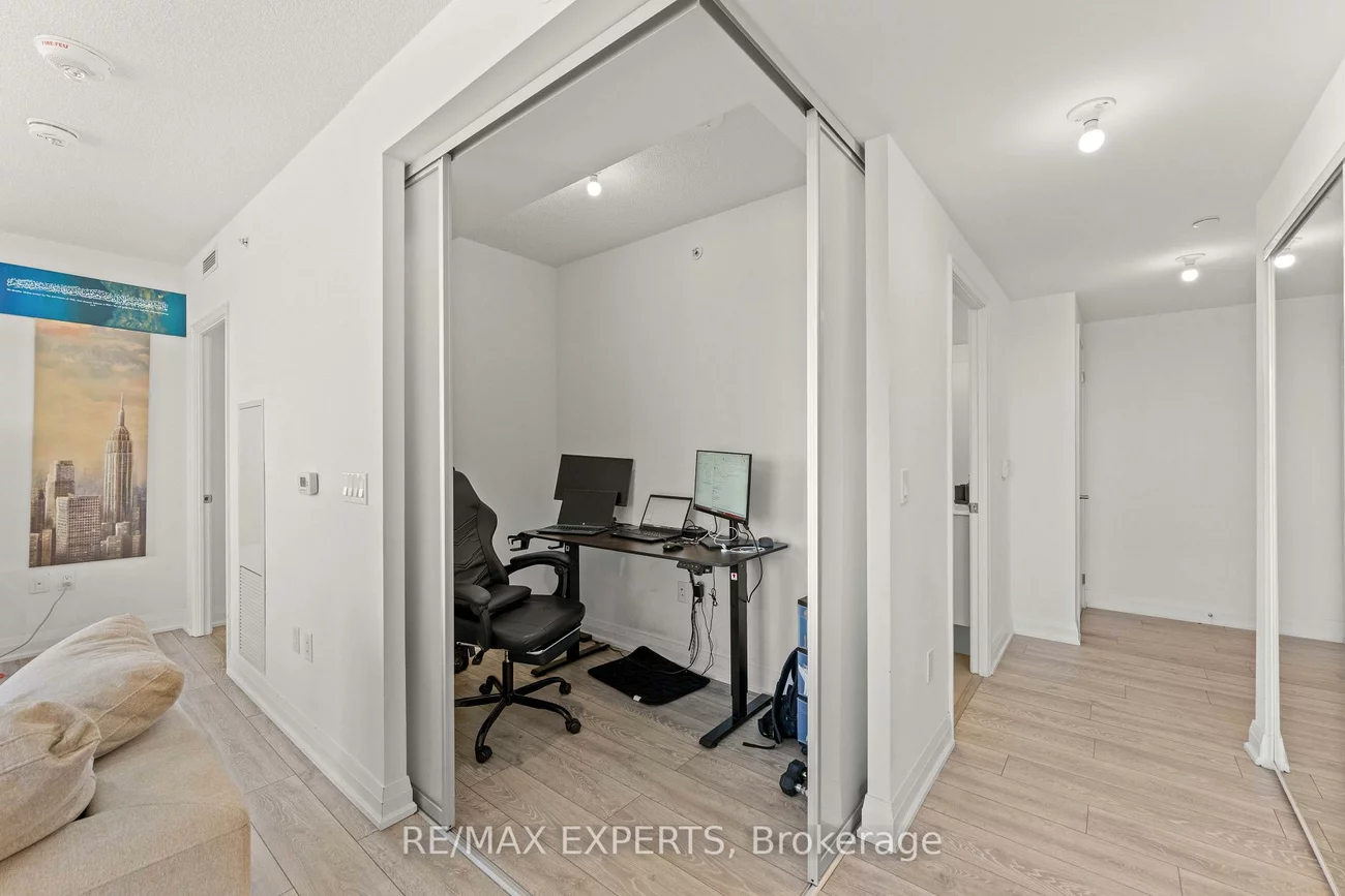 30, Gibbs, Islington-City Centre West, Toronto