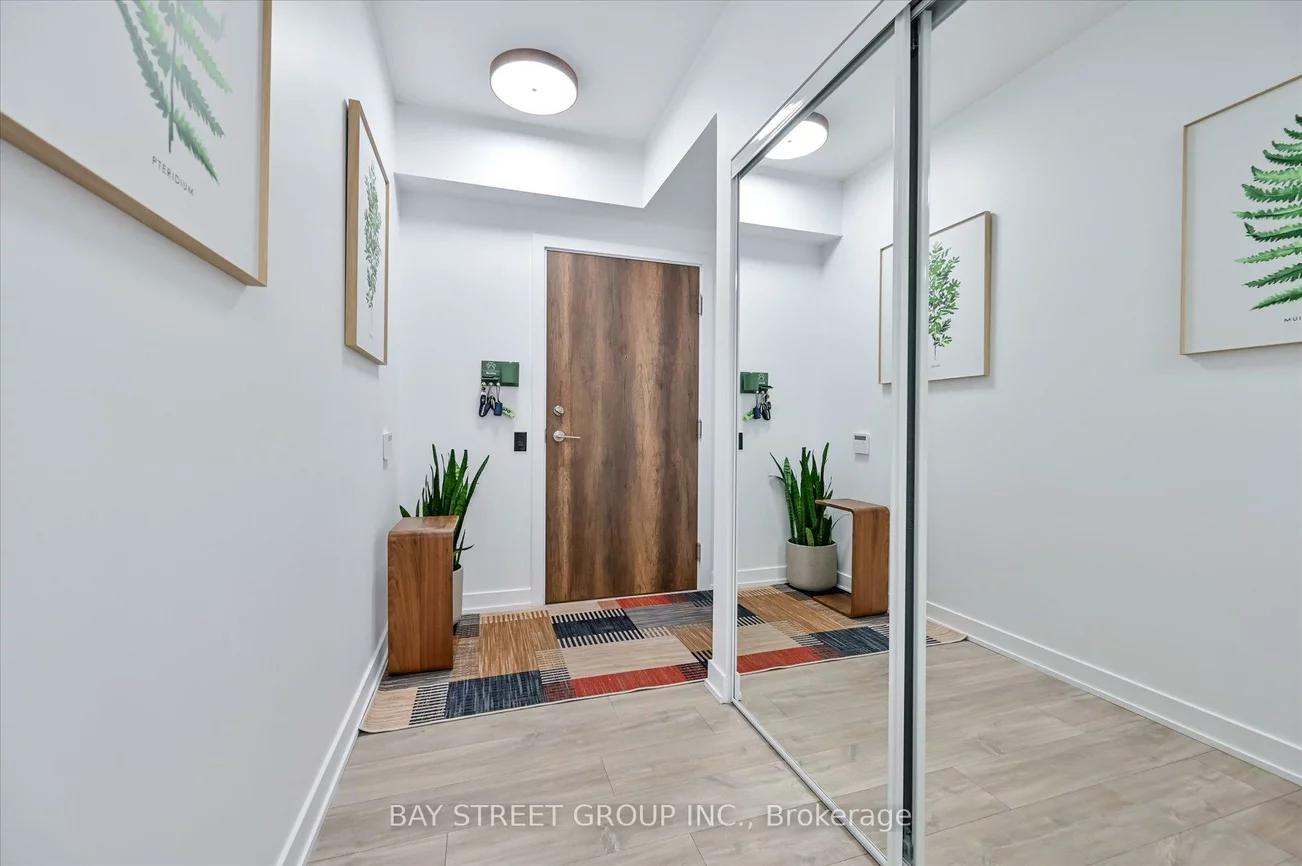 251, Manitoba, Mimico, Toronto