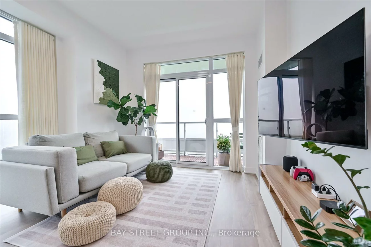 251, Manitoba, Mimico, Toronto