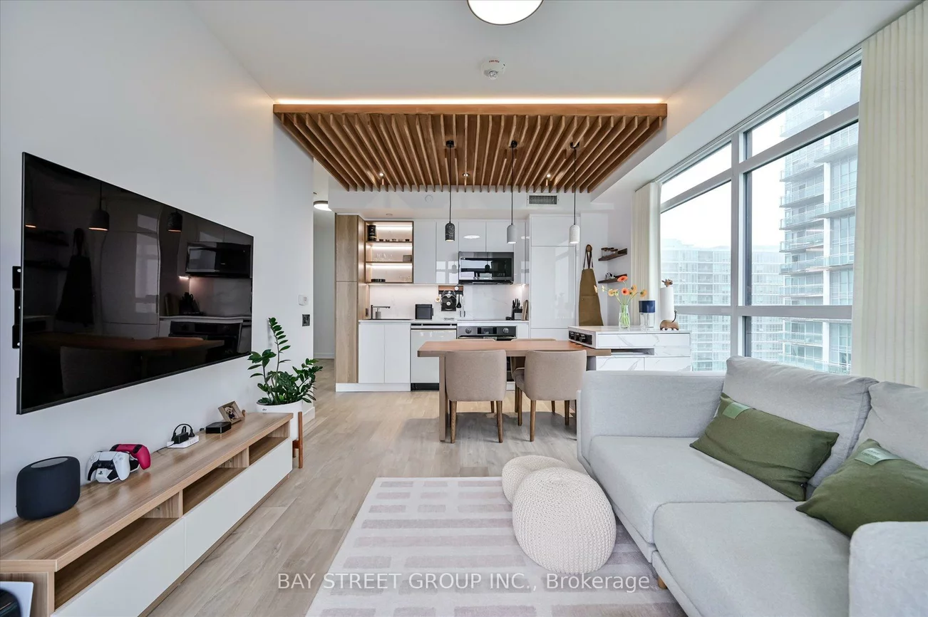 251, Manitoba, Mimico, Toronto