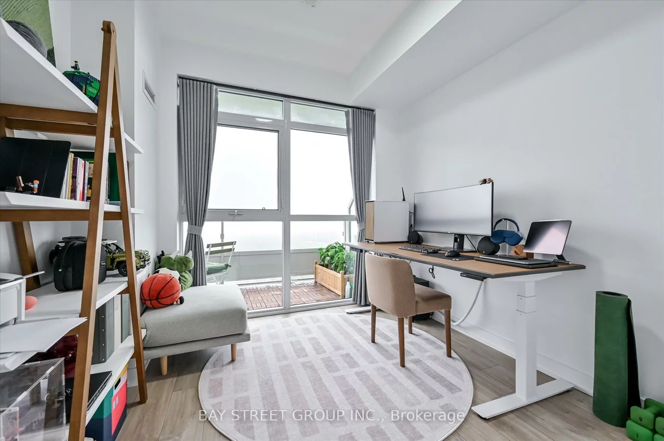 251, Manitoba, Mimico, Toronto
