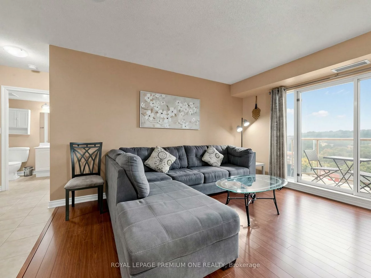 2088, Lawrence, Weston, Toronto