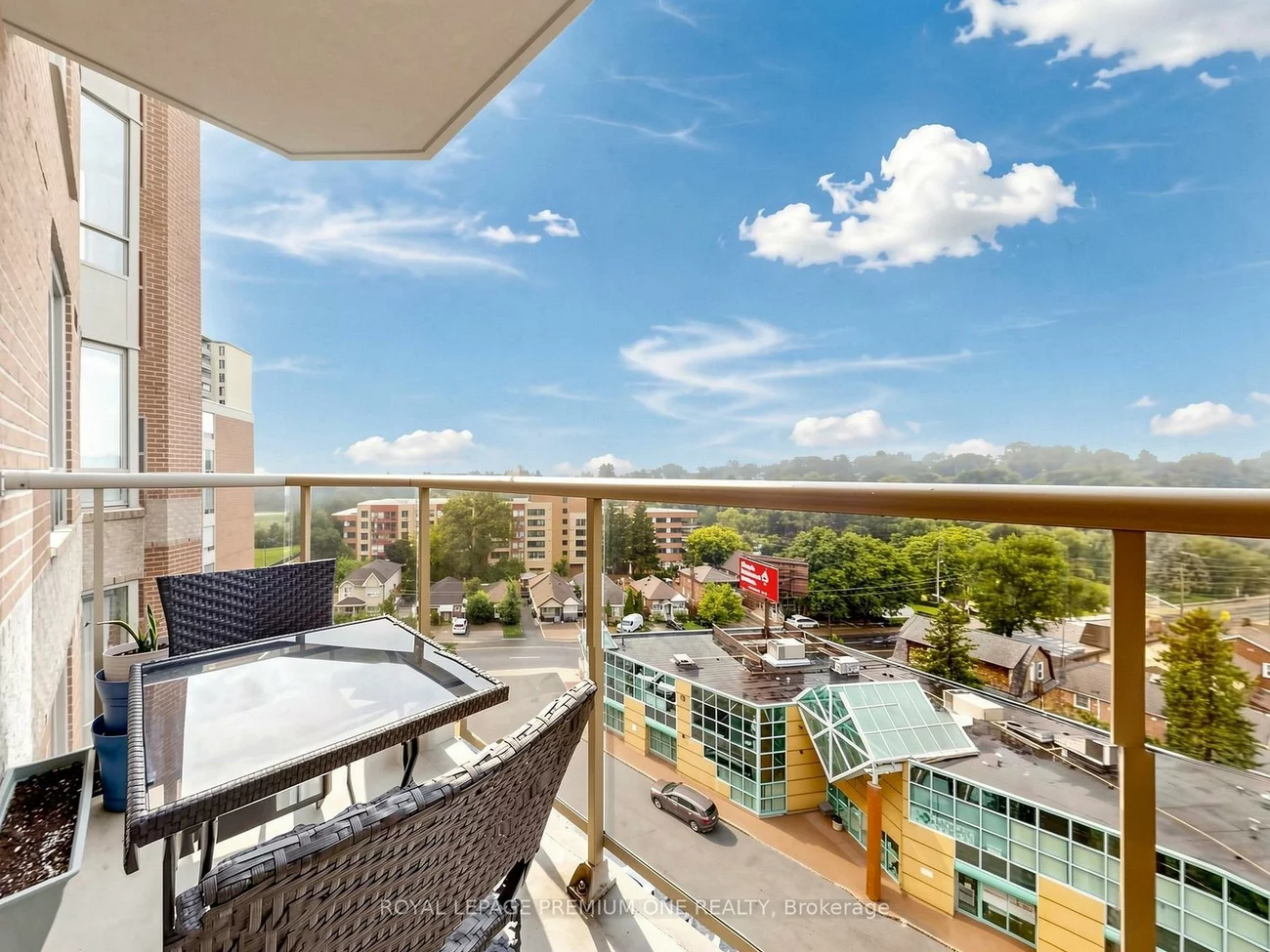 2088, Lawrence, Weston, Toronto