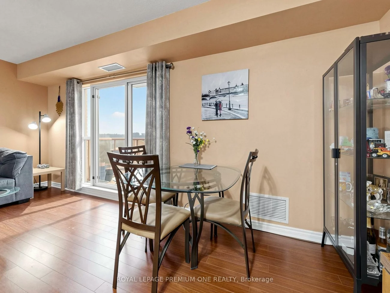 2088, Lawrence, Weston, Toronto