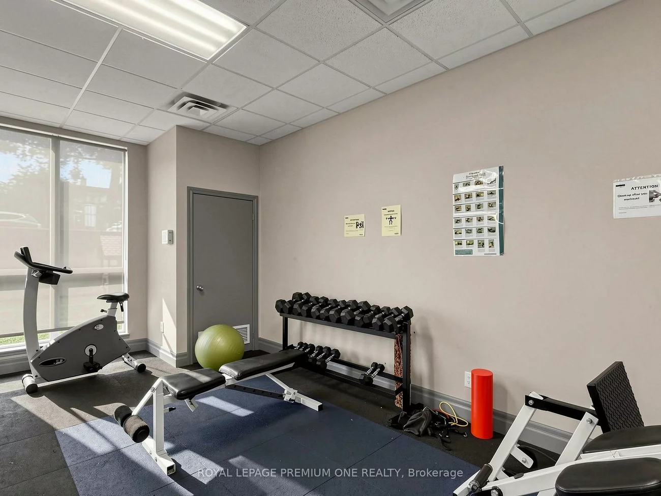 2088, Lawrence, Weston, Toronto