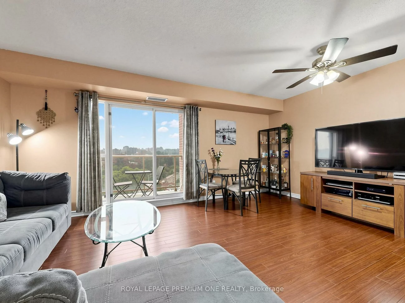 2088, Lawrence, Weston, Toronto
