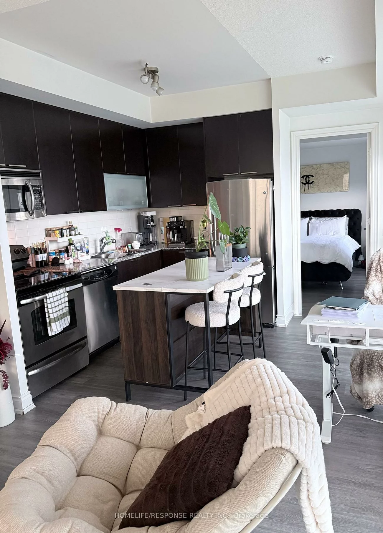 16, BROOKERS, Mimico, Toronto