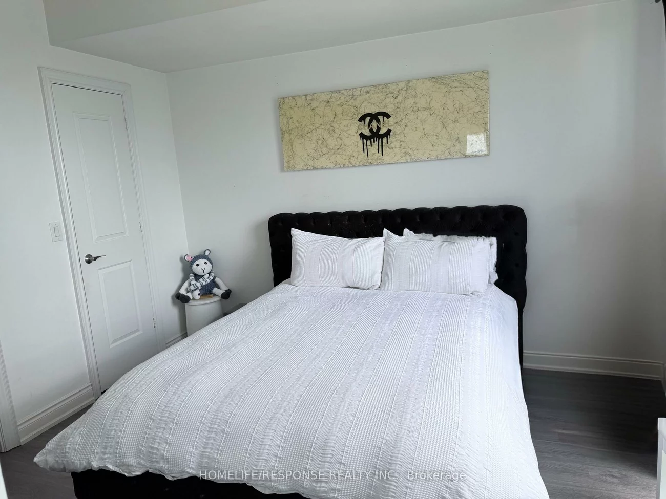 16, BROOKERS, Mimico, Toronto