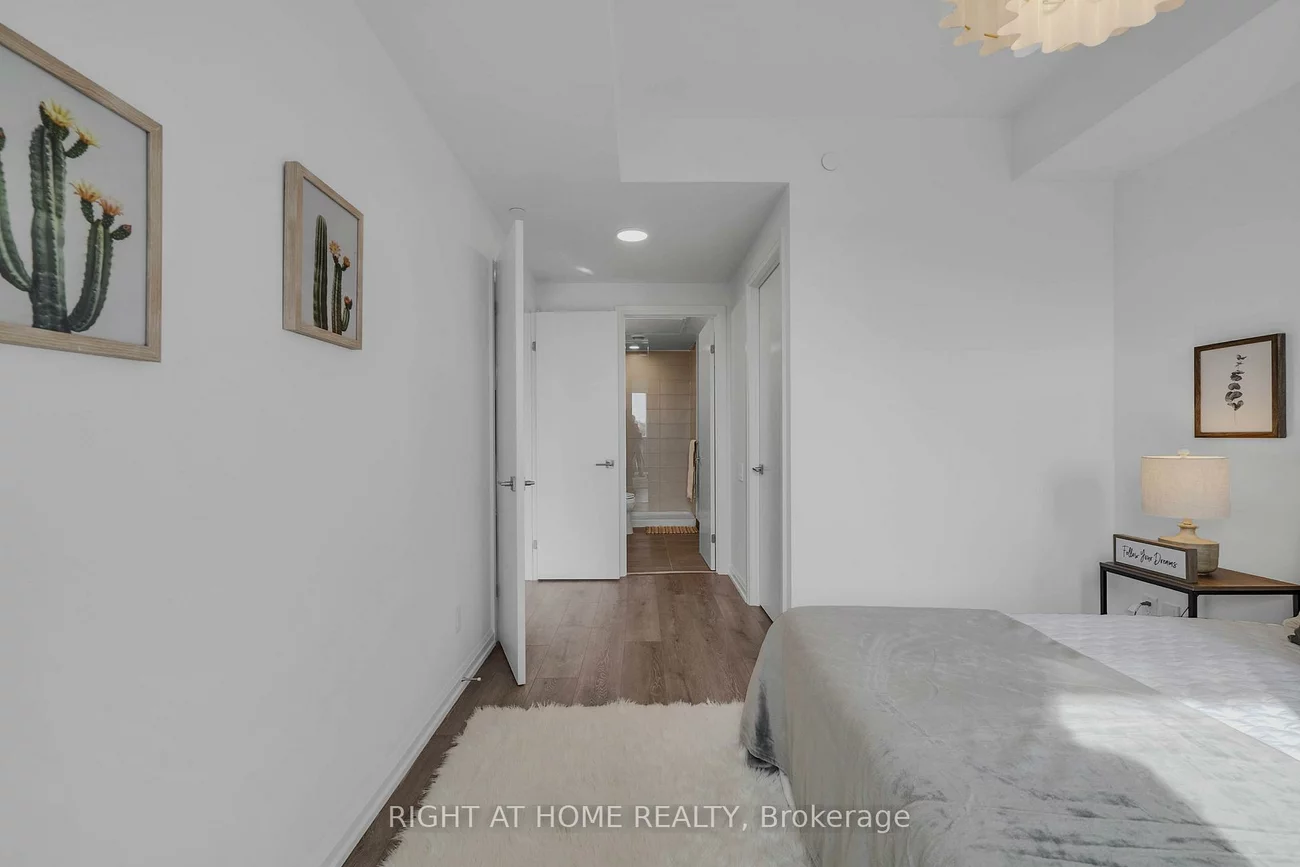 4208, Dundas, Edenbridge-Humber Valley, Toronto