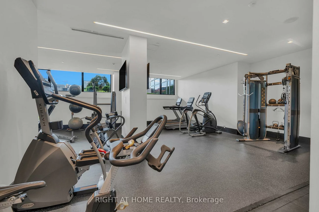 4208, Dundas, Edenbridge-Humber Valley, Toronto