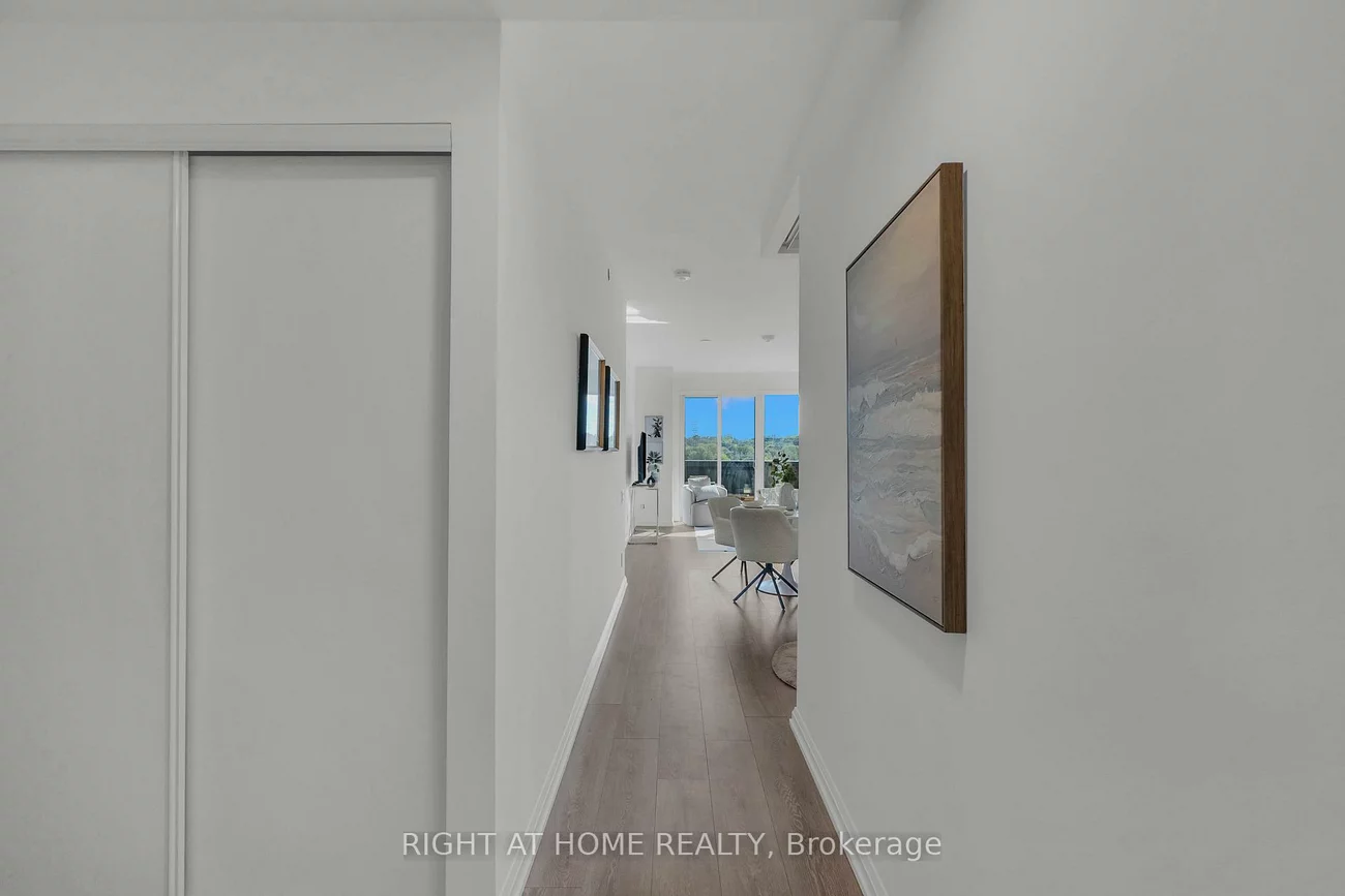 4208, Dundas, Edenbridge-Humber Valley, Toronto