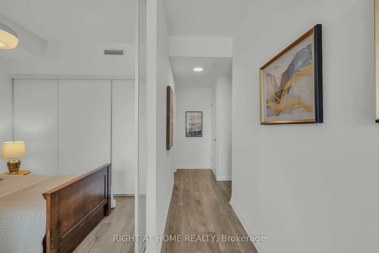 4208, Dundas, Edenbridge-Humber Valley, Toronto