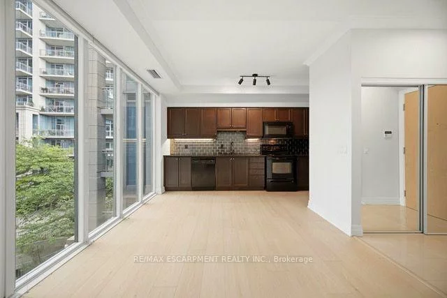 58, MARINE PARADE, Mimico, Toronto