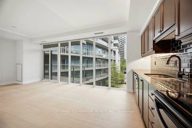 58, MARINE PARADE, Mimico, Toronto