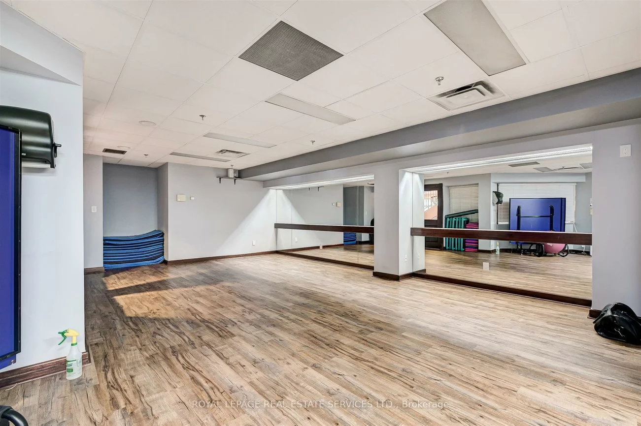 1320, Islington, Islington-City Centre West, Toronto