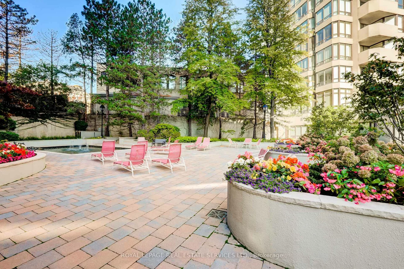 1320, Islington, Islington-City Centre West, Toronto