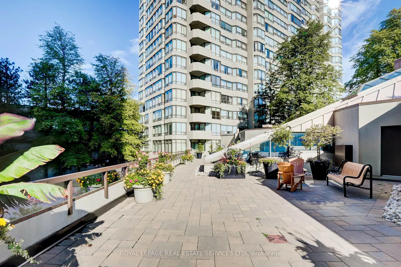 1320, Islington, Islington-City Centre West, Toronto