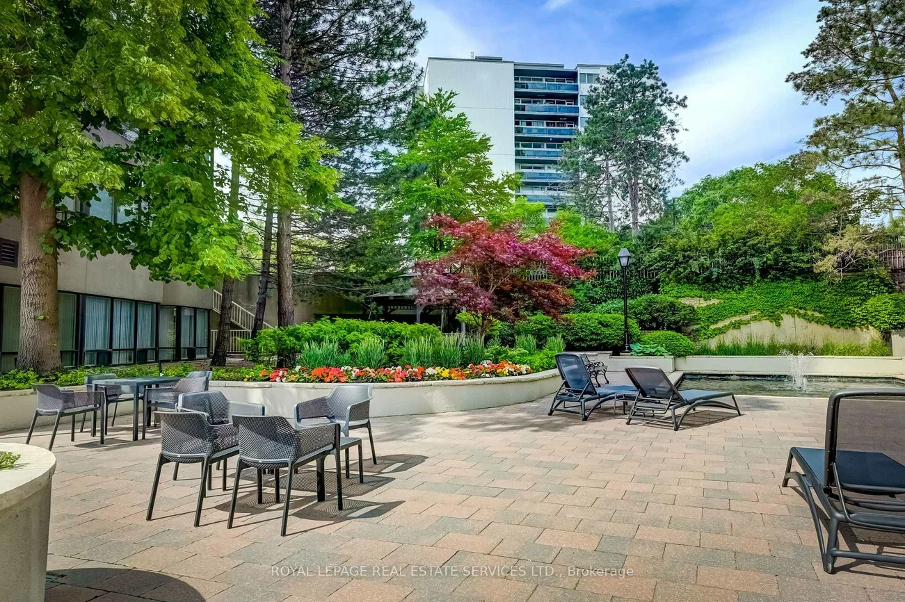 1320, Islington, Islington-City Centre West, Toronto