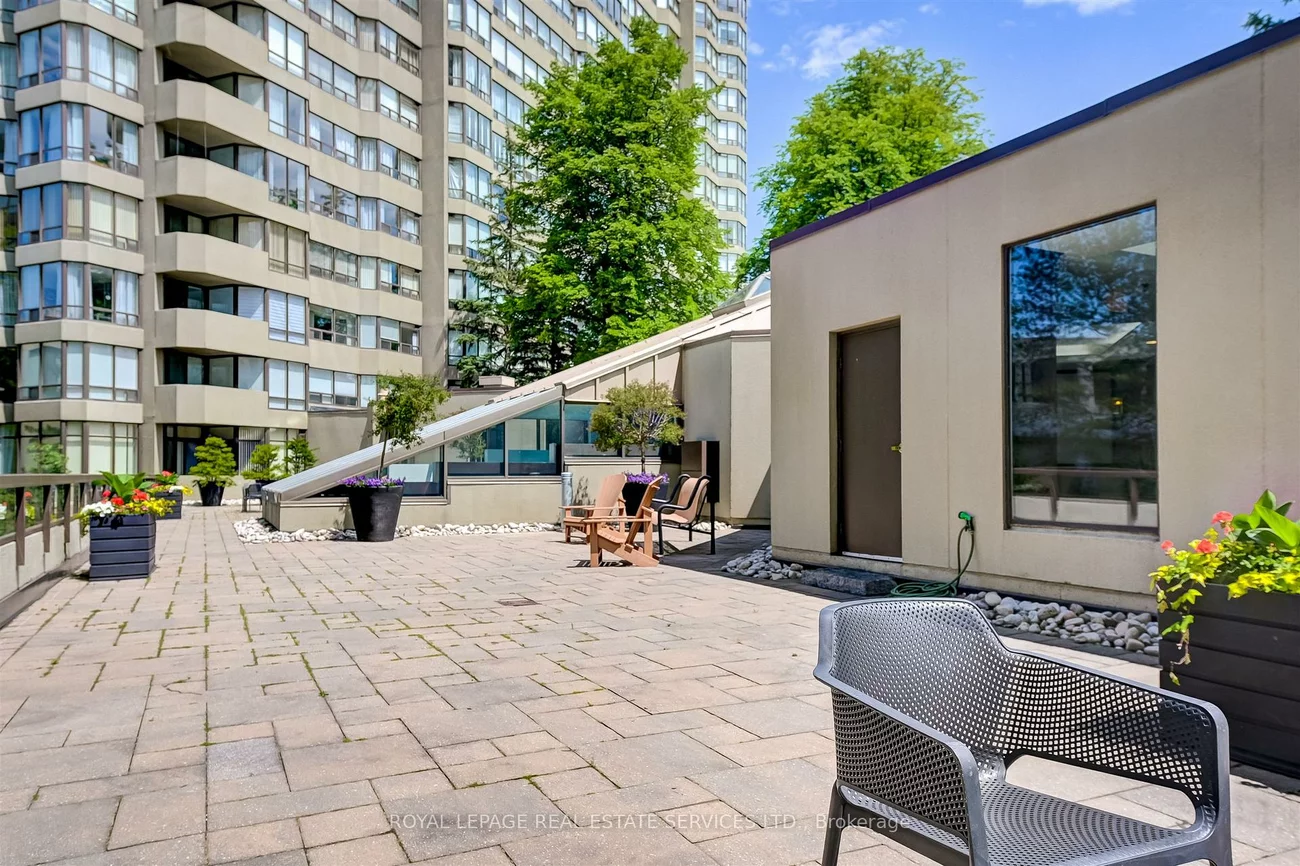 1320, Islington, Islington-City Centre West, Toronto