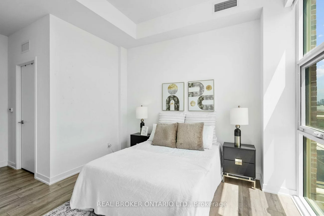 1787, St Clair, Weston-Pellam Park, Toronto