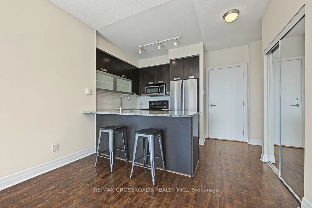 20, Gothic, High Park North, Toronto