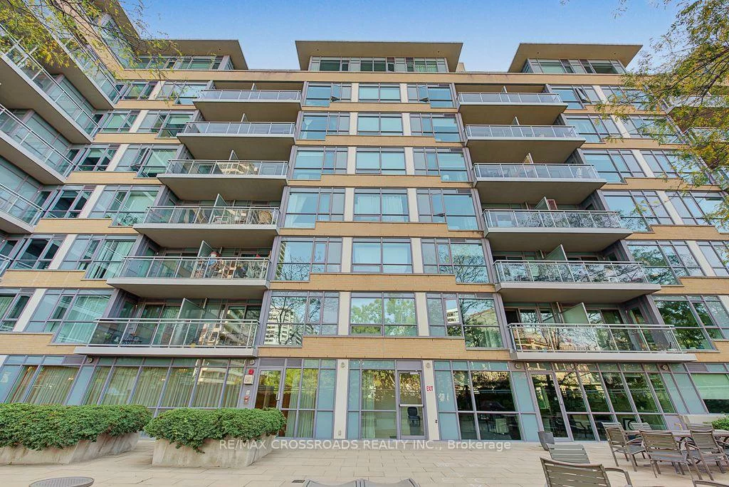 20, Gothic, High Park North, Toronto