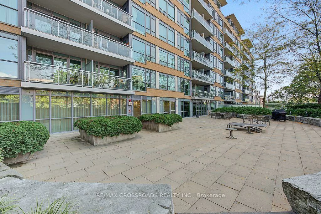 20, Gothic, High Park North, Toronto