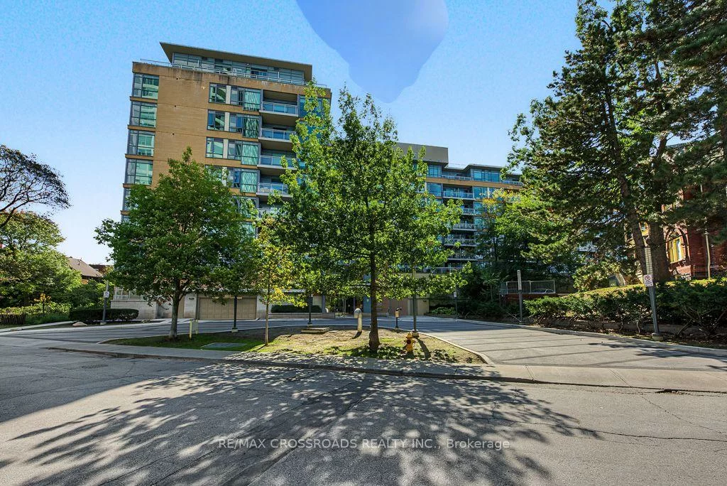 20, Gothic, High Park North, Toronto
