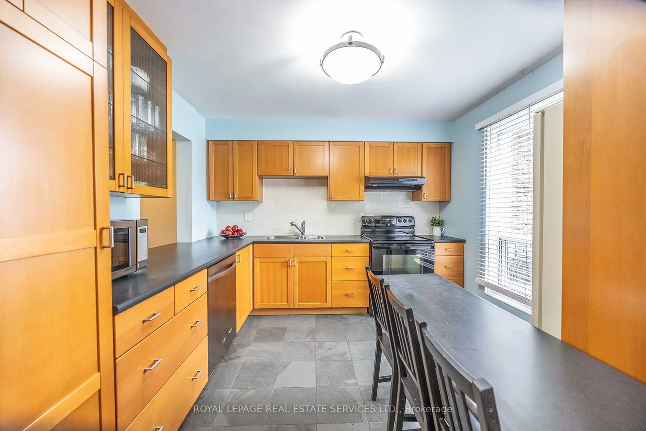 71, Old Burnhamthorpe, Markland Wood, Toronto