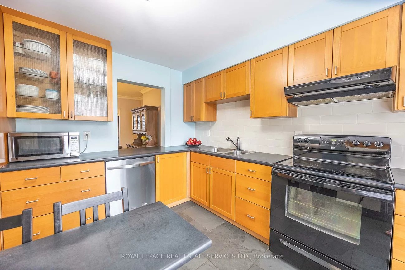71, Old Burnhamthorpe, Markland Wood, Toronto