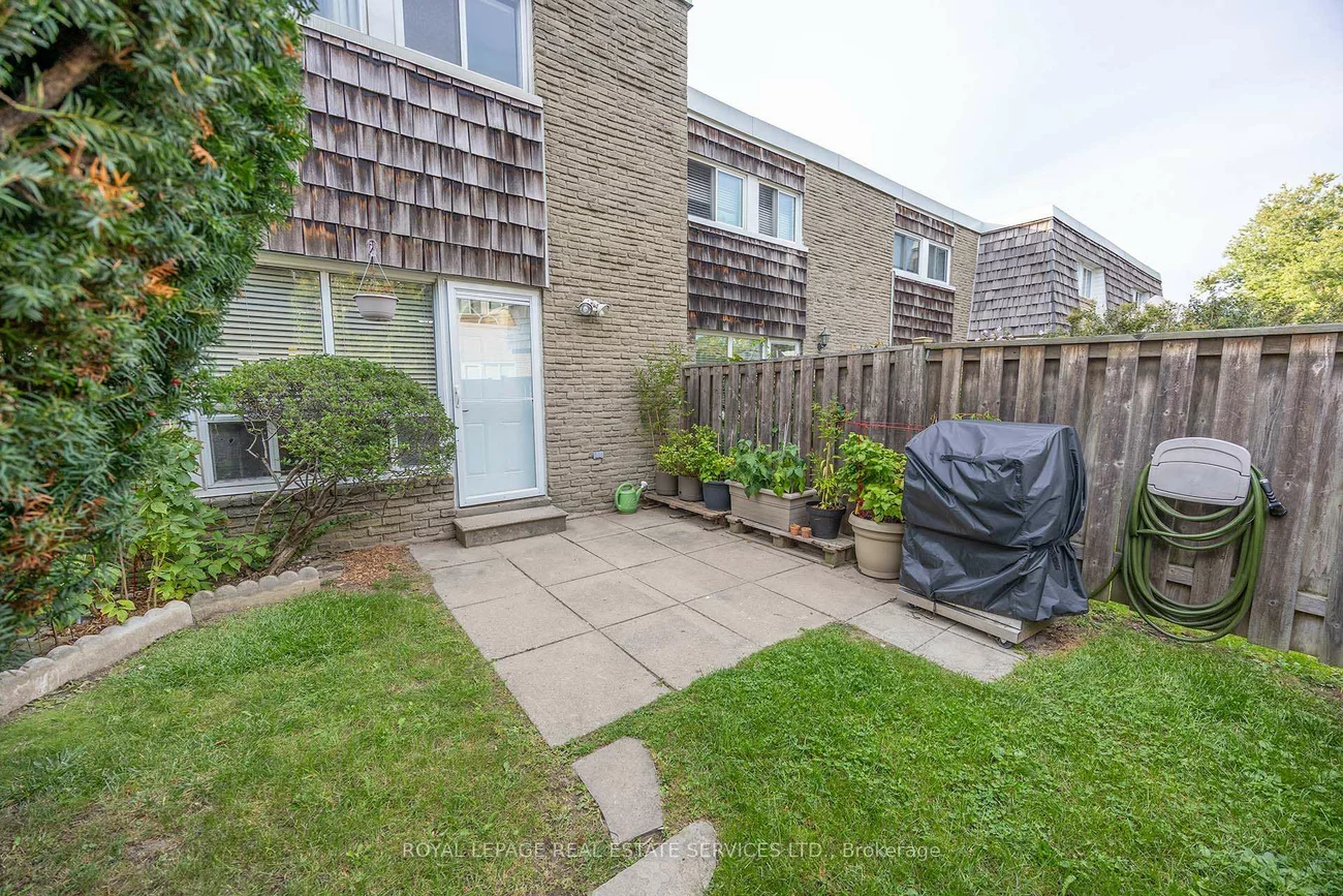 71, Old Burnhamthorpe, Markland Wood, Toronto