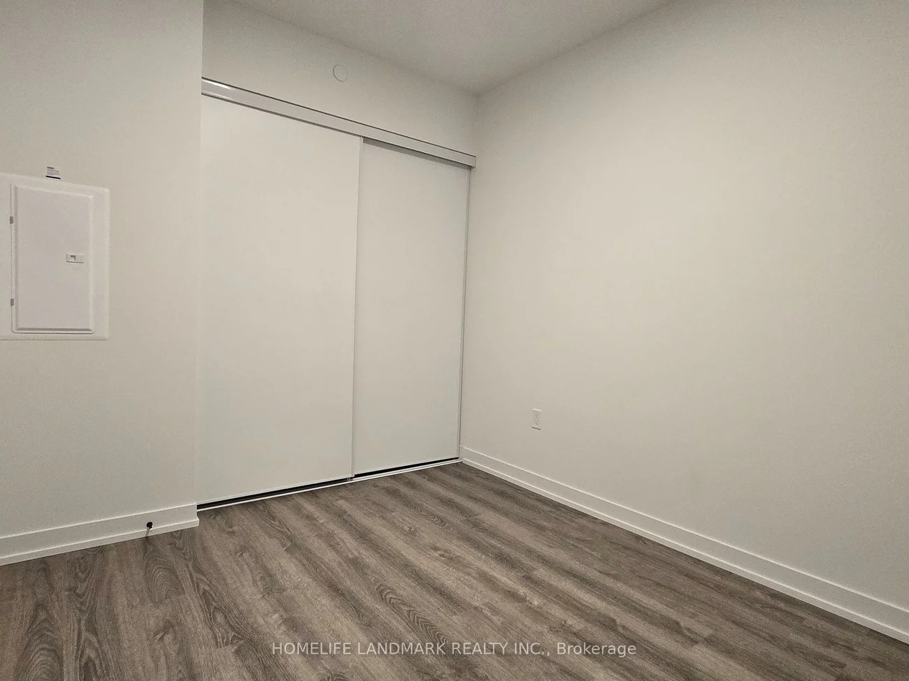 195, Commerce, Vaughan Corporate Centre, Vaughan
